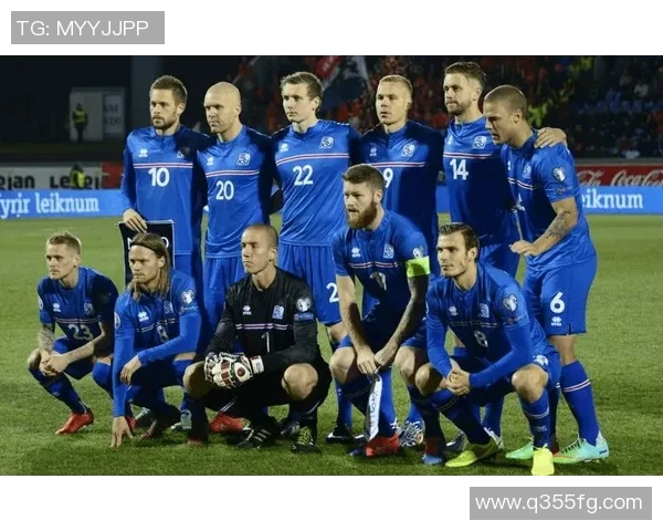 冰岛足球退役球星的辉煌历程与绿茵传奇故事再度回顾
